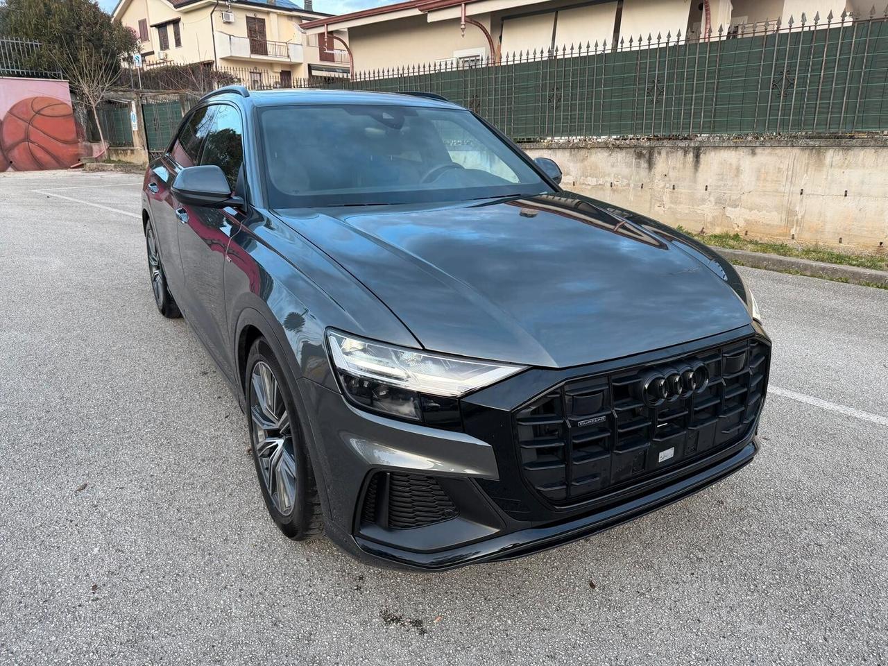 Audi Q8/50 TDI/286 CV/QUATTRO/SLINE/C-AUT/NAVI/PDC/TEL-POST/CERCHI21/V.PRIV/CLIMA 4 ZONE/SOFT CLOSE!!