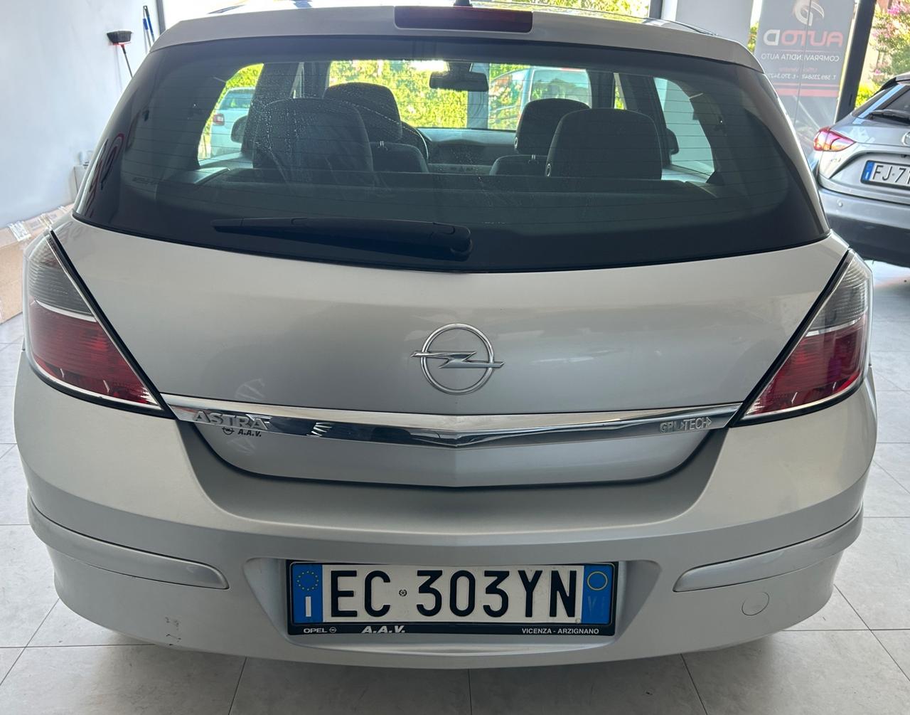 Opel Astra 1.4 GPL 66kw 2010