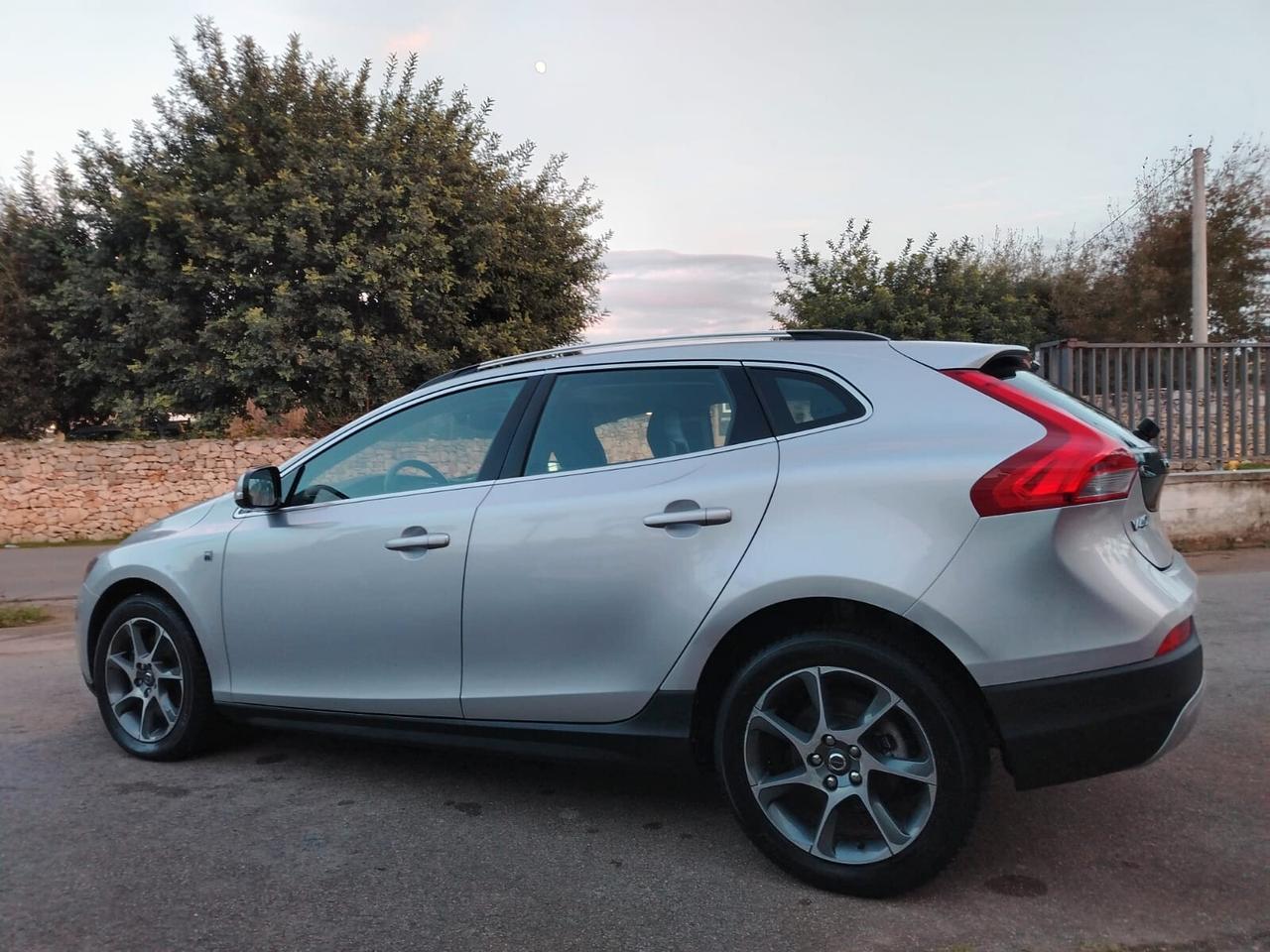 Volvo V40 Cross Country 2.0 D2