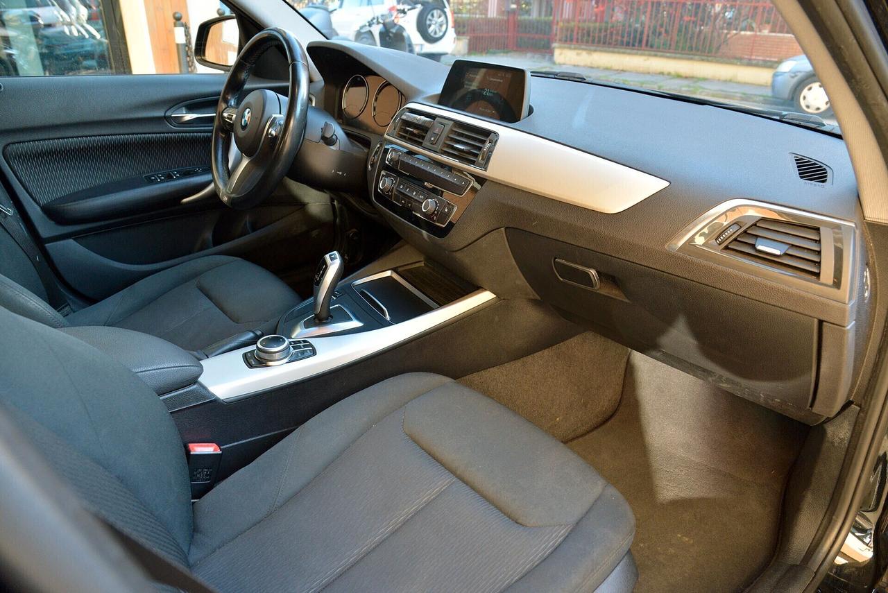 Bmw 118 i 5p. Advantage Steptronic Traz. Posteriore