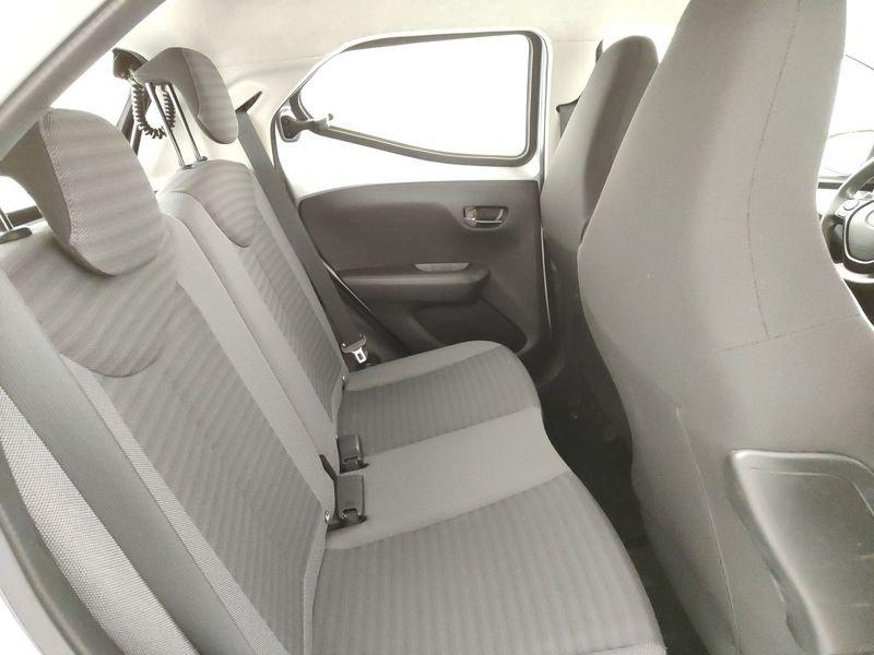 Toyota Aygo 1.0 VVT-i 72 CV 5 porte Connect X-Fun