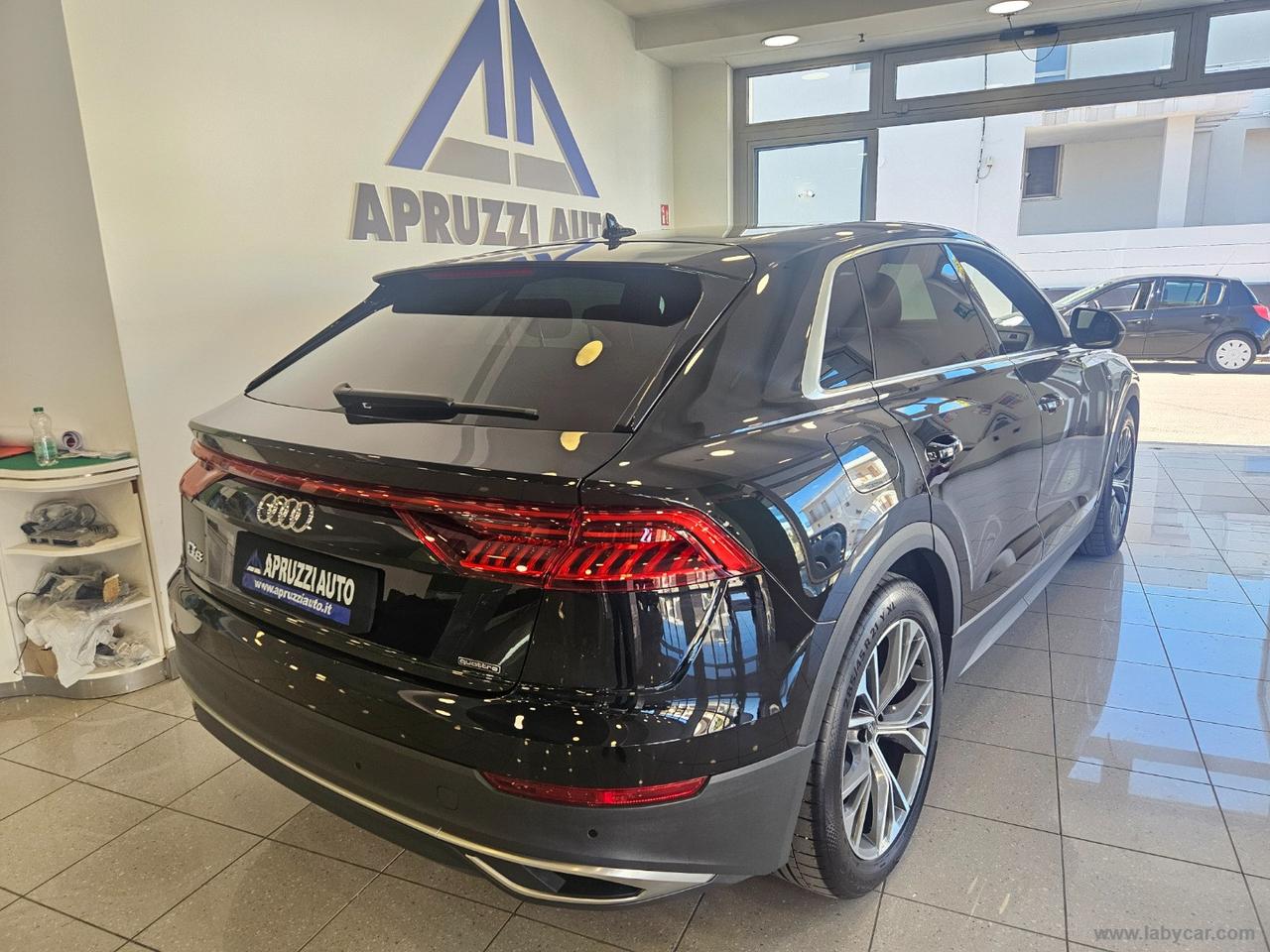 AUDI Q8 45 TDI quattro tiptronic S-LINE