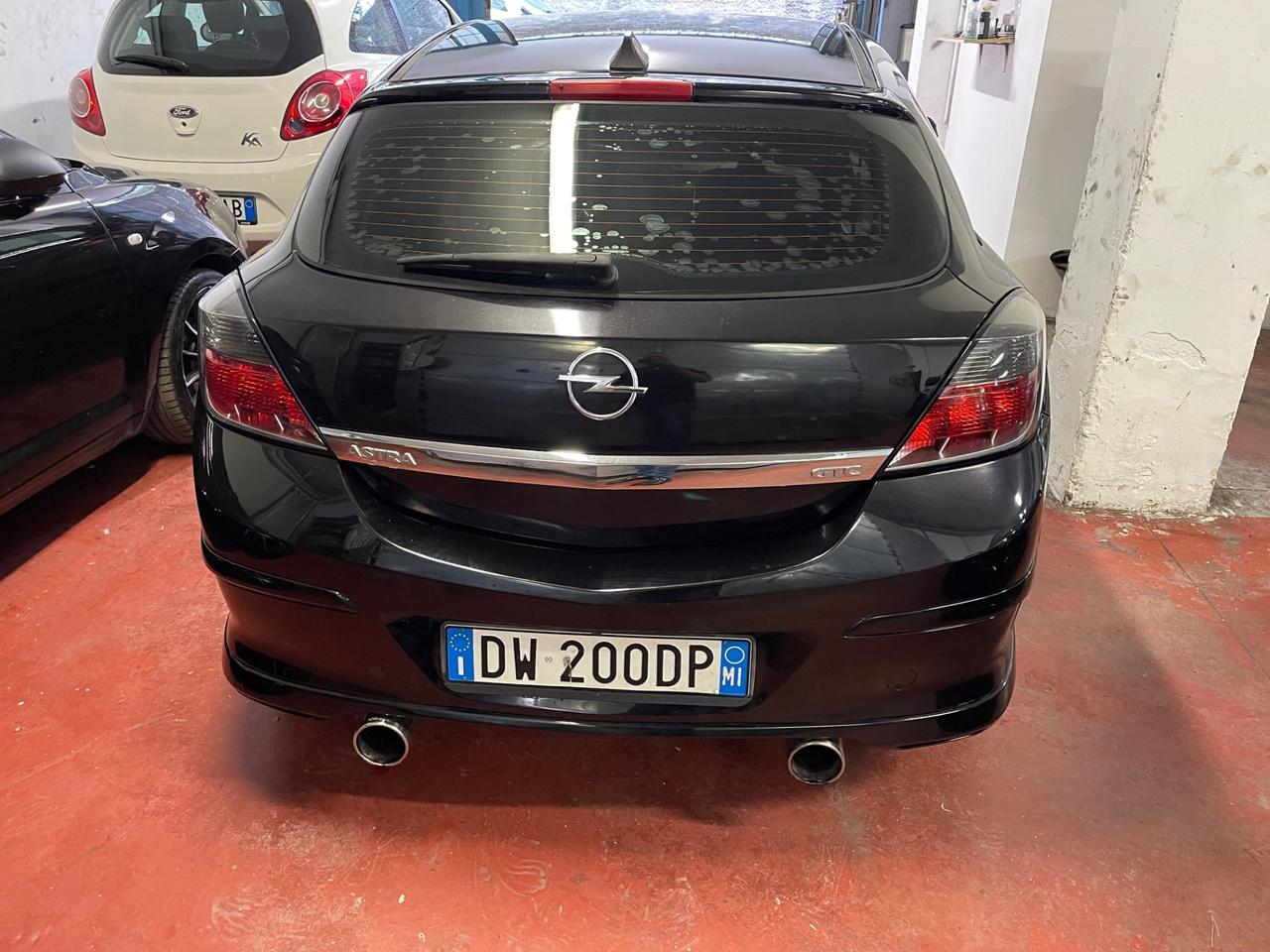 Opel Astra GTC 1.7 CDTI 125CV 3 porte Cosmo