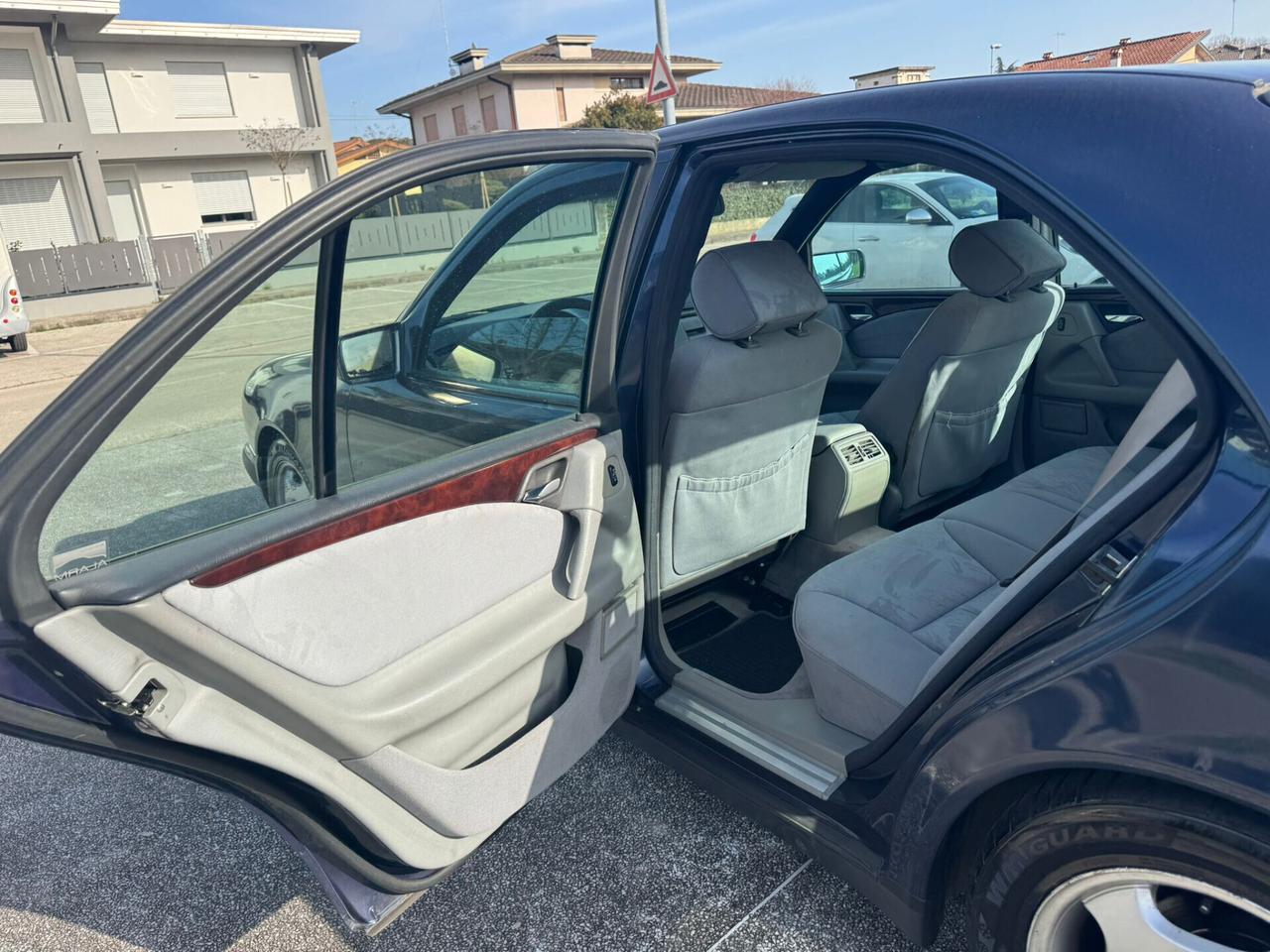 Mercedes Classe E 200 Elegance W210 Benzina – Ottime Condizioni