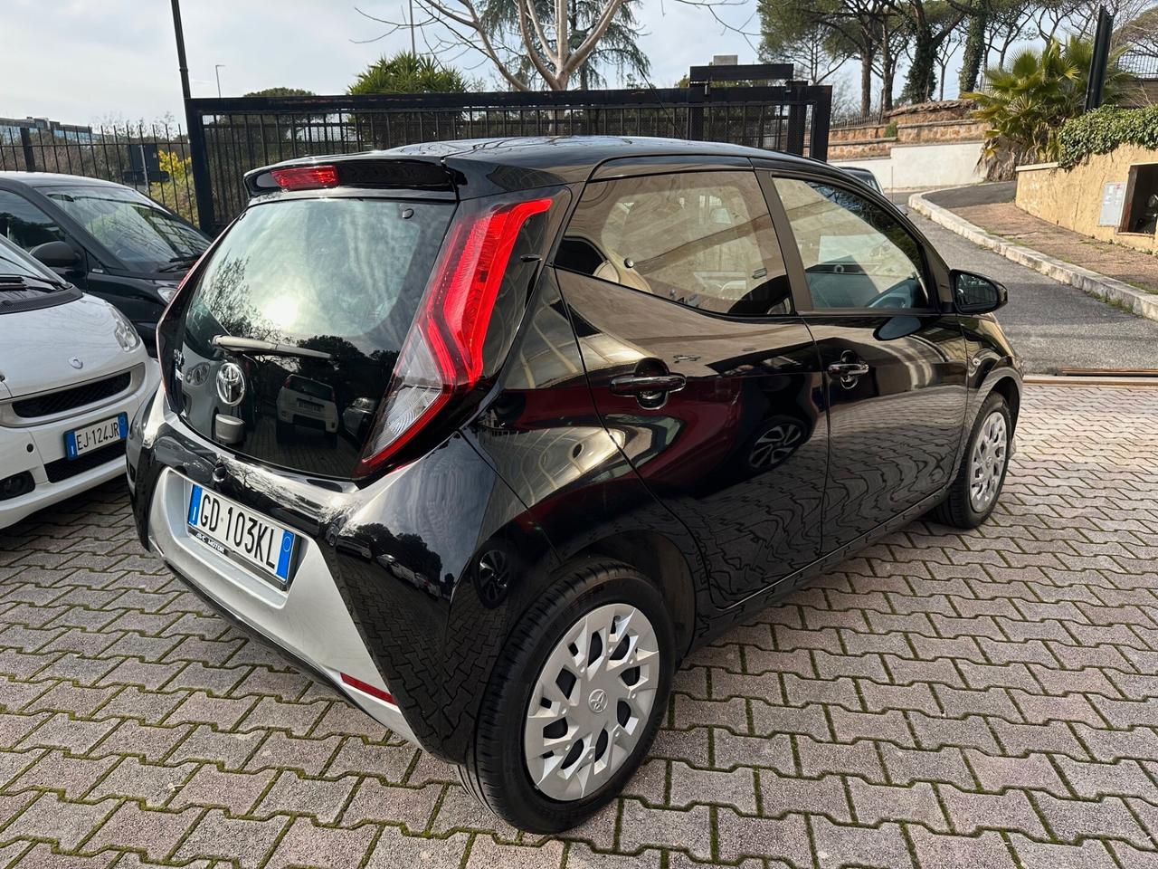 Toyota Aygo Connect x-play 11/20 km. 26137