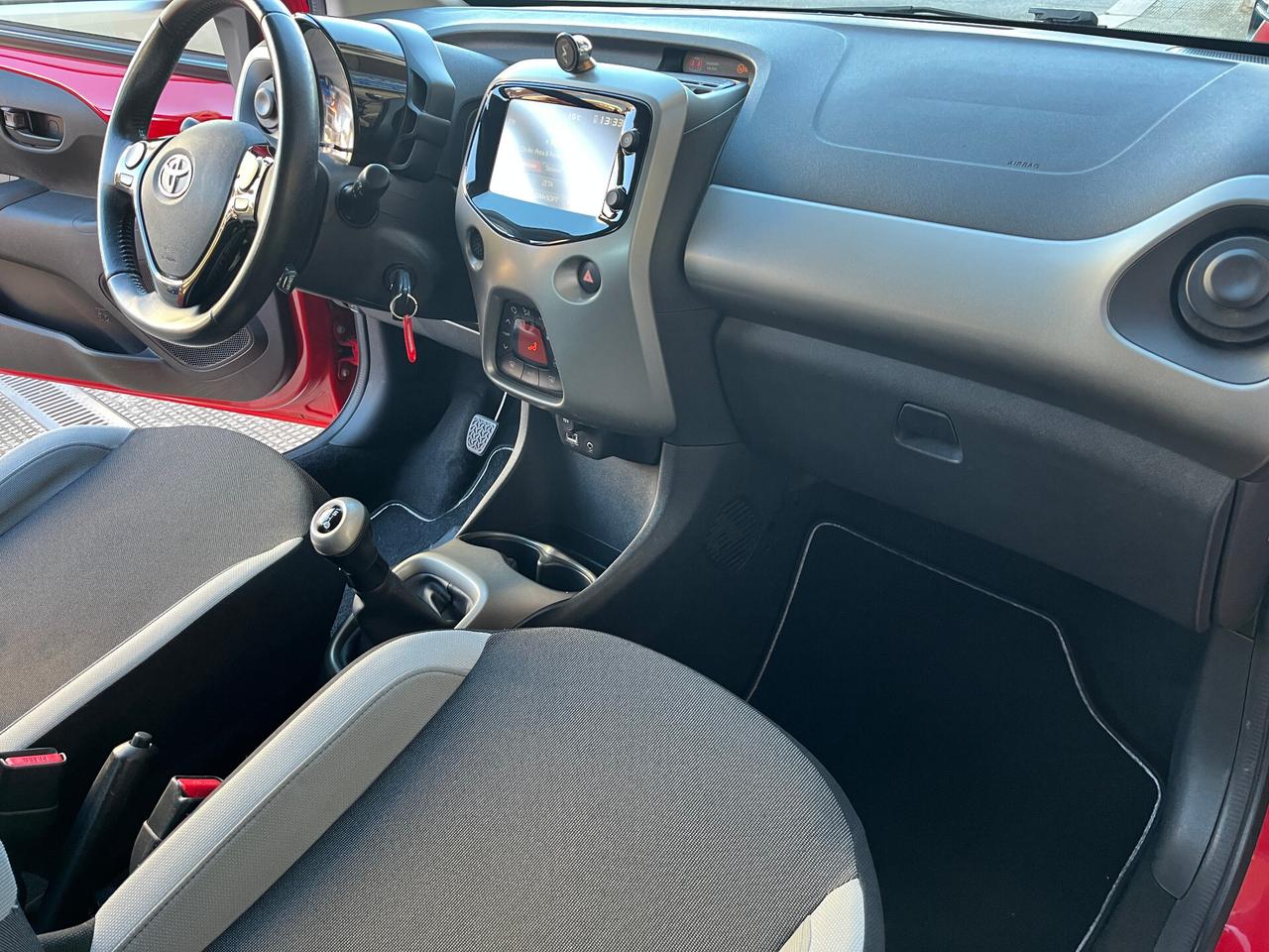 Toyota Aygo 1.0 VVT-i 69 CV 5 porte x-play