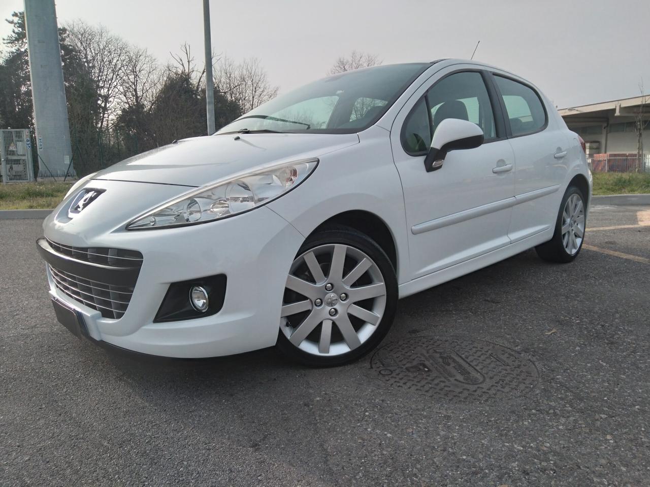 Peugeot 207 1.6 turbo 156CV 6marce 5p. Allure