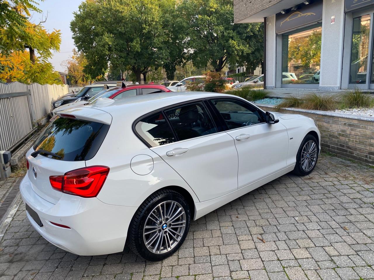 Bmw 116 116d 5p. Urban auto