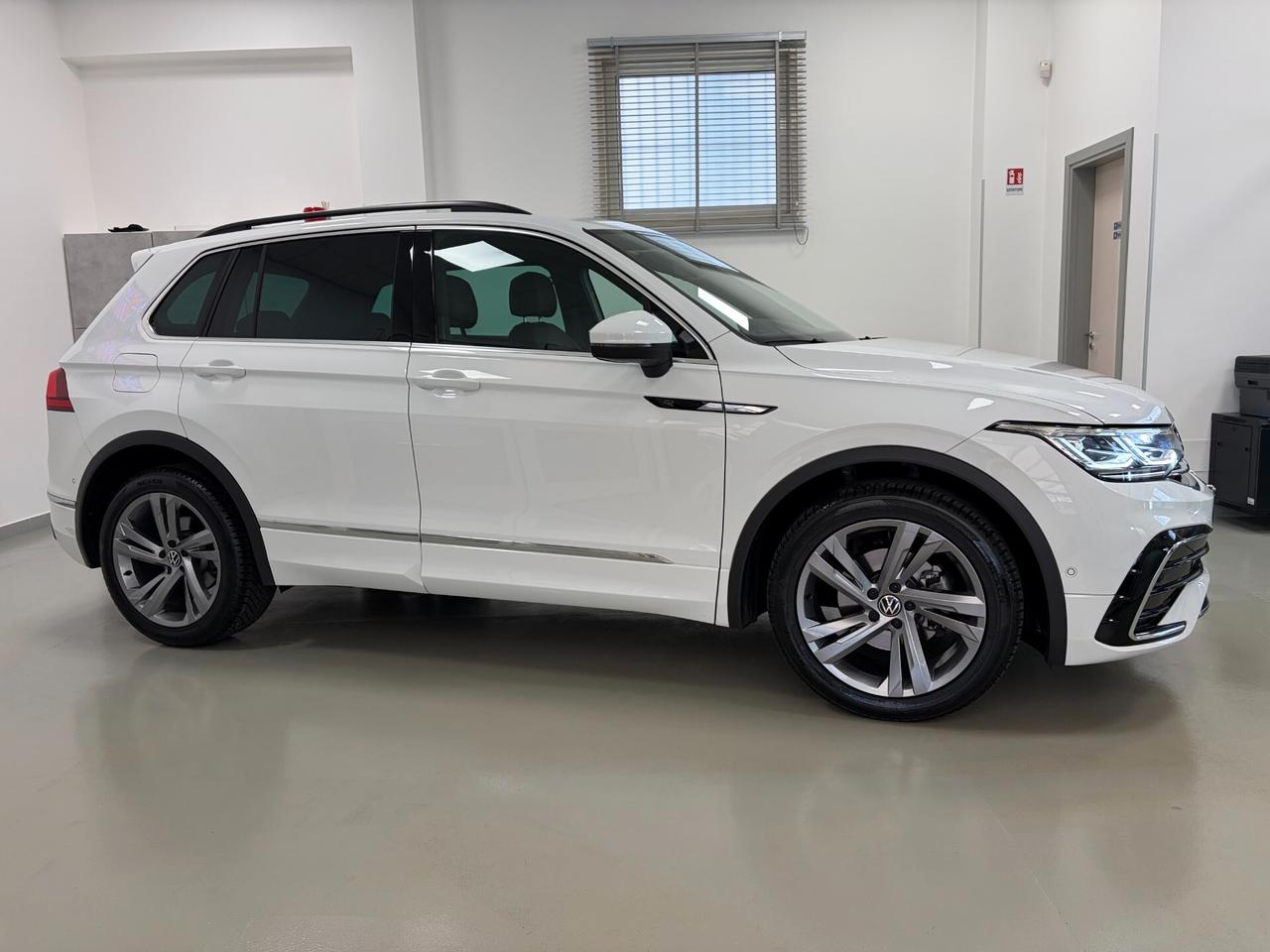 Volkswagen Tiguan 2.0 TDI 150 CV SCR DSG R-Line