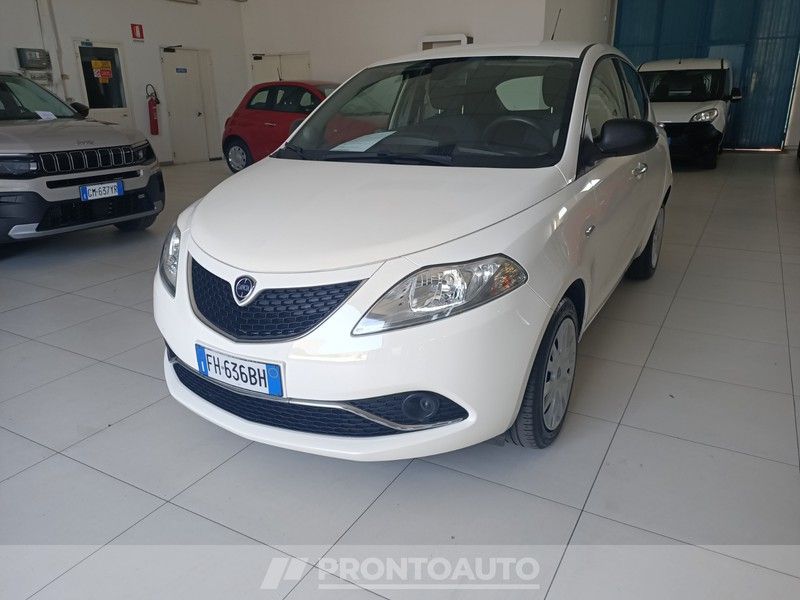 Lancia Ypsilon 1.2 silver 69cv