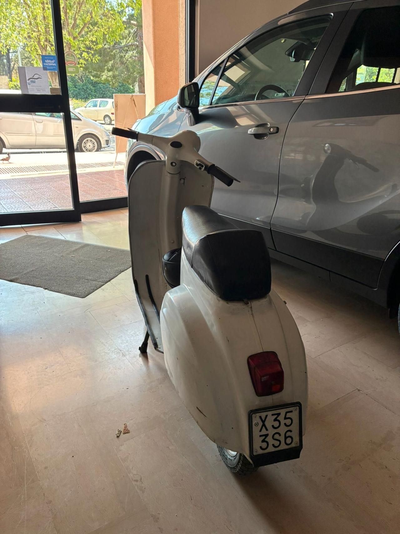 Piaggio Vespa 50 Special faro tondo -1964