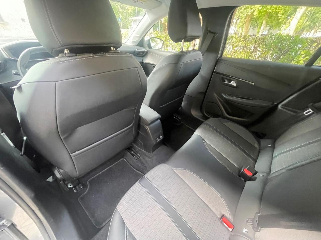Peugeot 208 Allure e-208 #5990