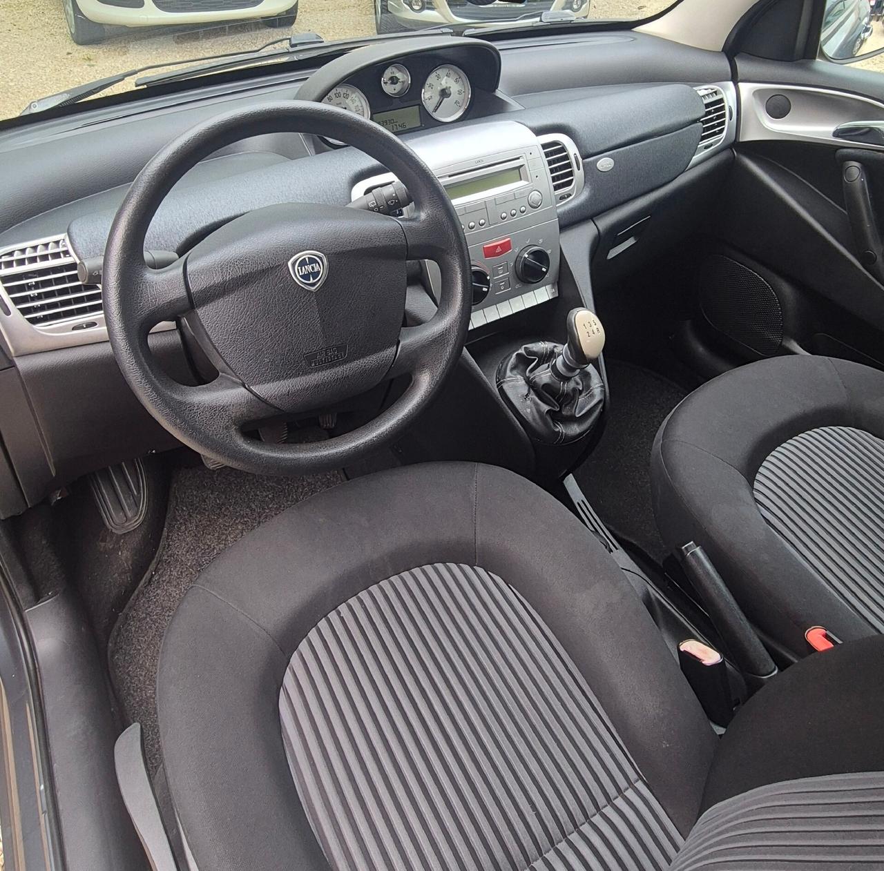 Lancia Ypsilon 1.2 versione oro