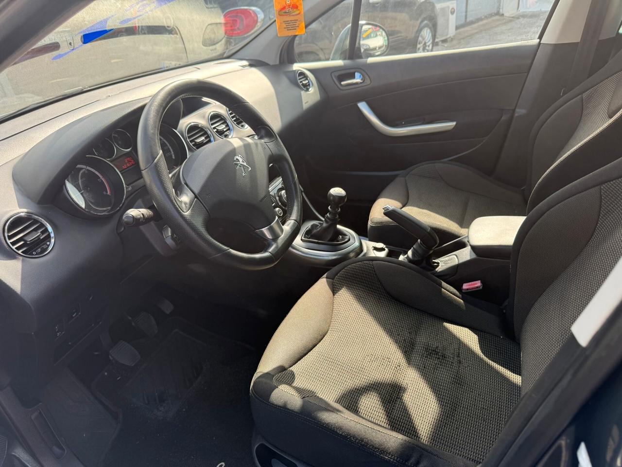 Peugeot 308 1.6 8V e-HDi 115CV Stop&Start robotiz. SW Sport