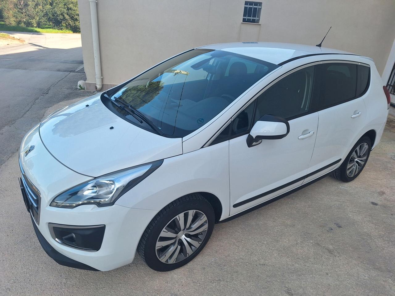 Peugeot 3008 1.6 HDi 115CV NAVI 2015