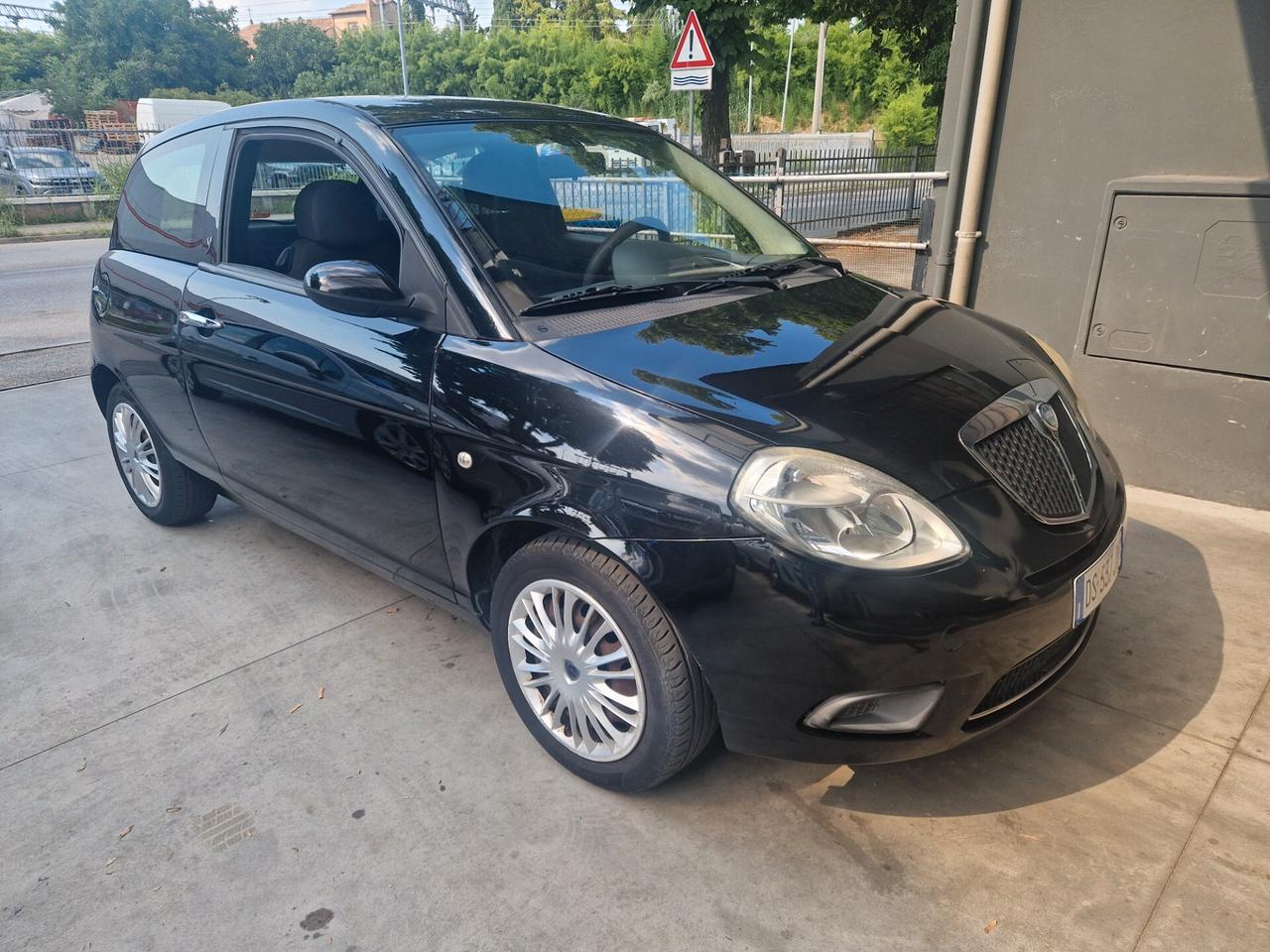 Lancia Ypsilon 1.2 Oro
