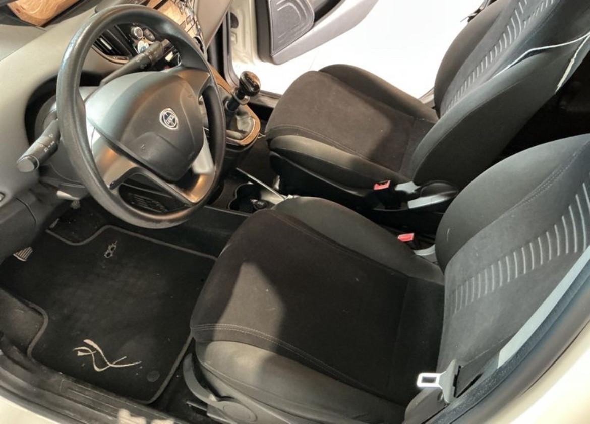 Lancia Ypsilon 1.2 69 CV 5 porte S&S Gold