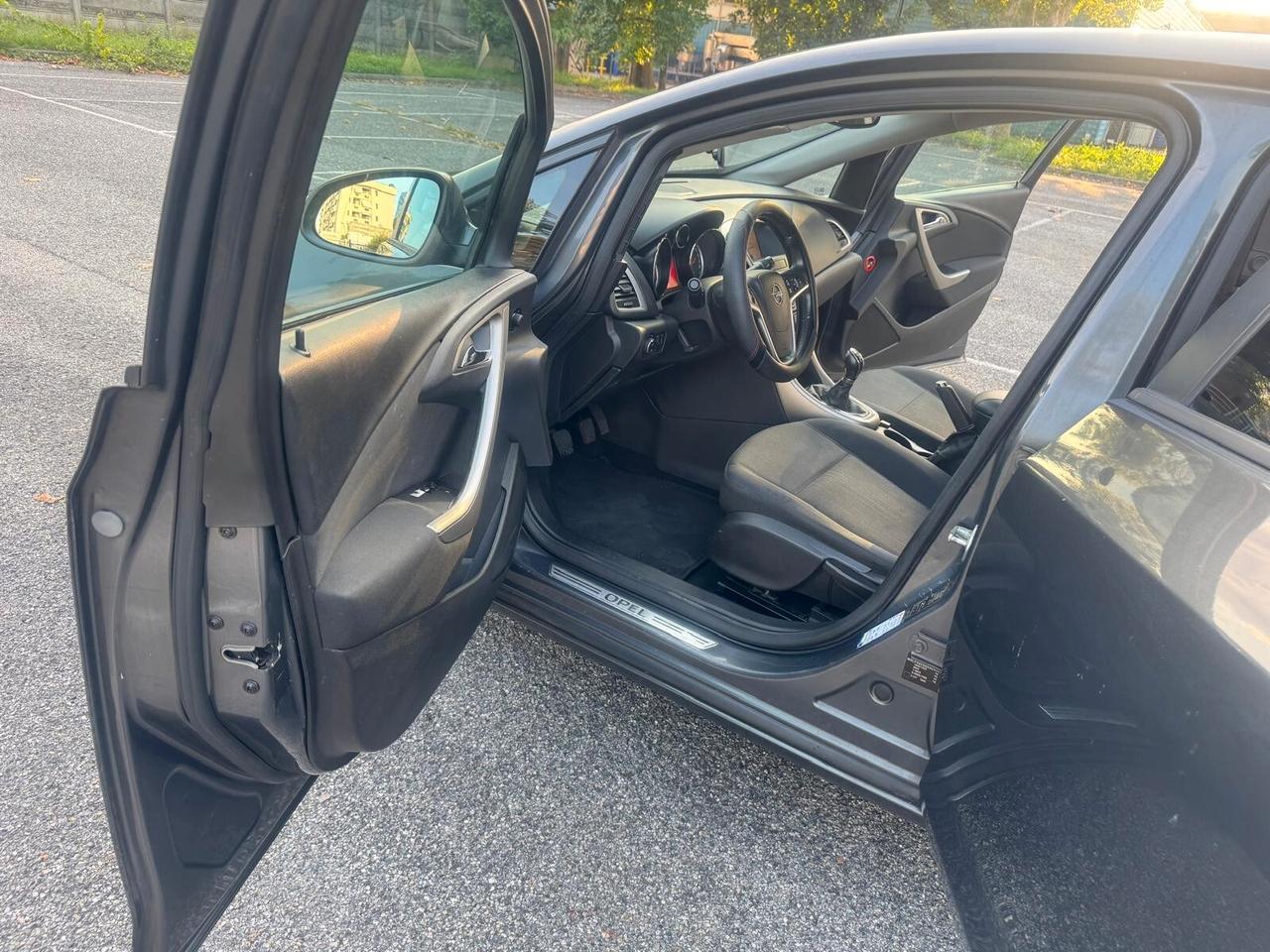 Opel Astra 1.4 100CV 5 porte Cosmo