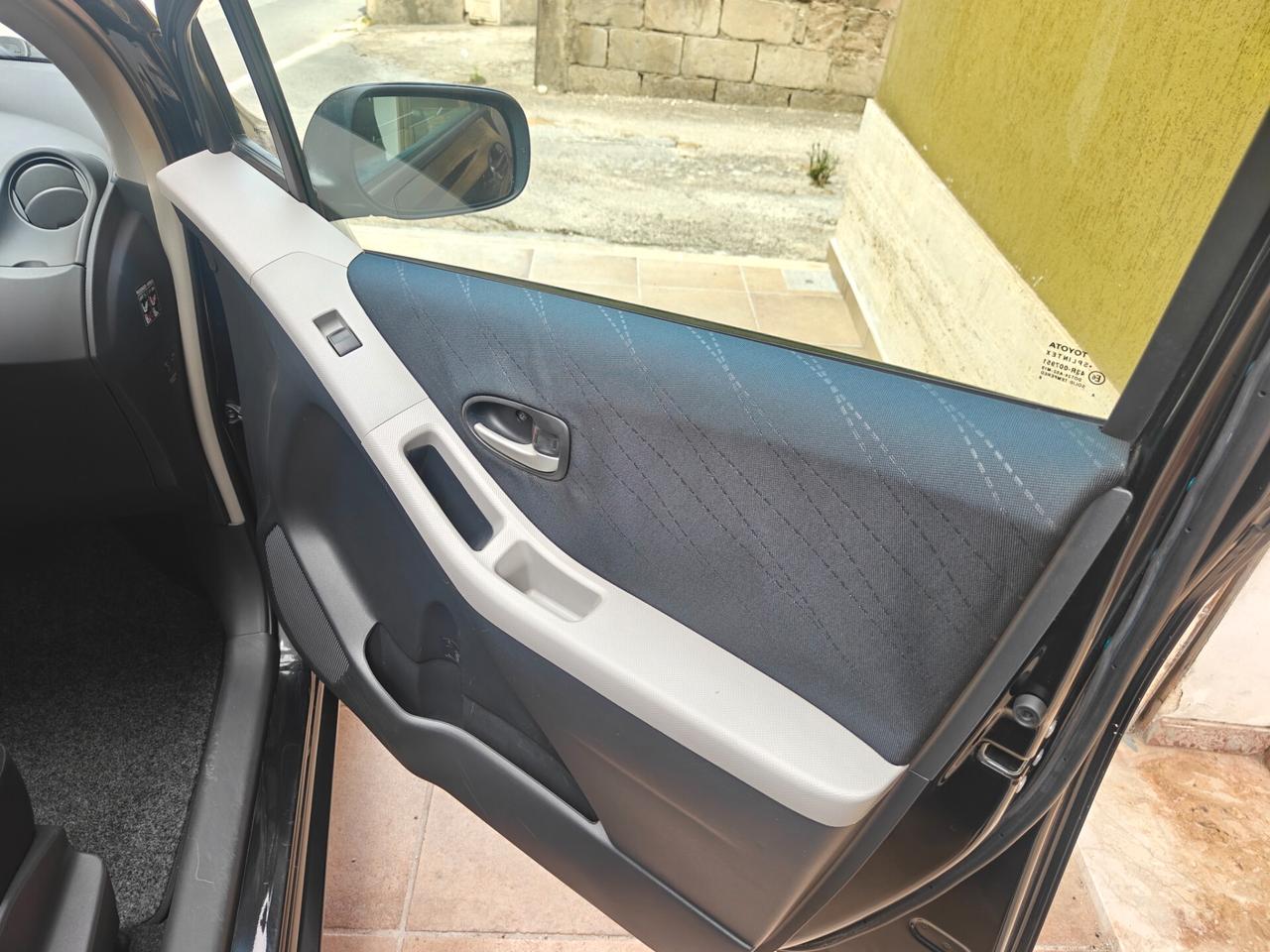 Toyota Yaris 1.3 M-MT Sol Automatica