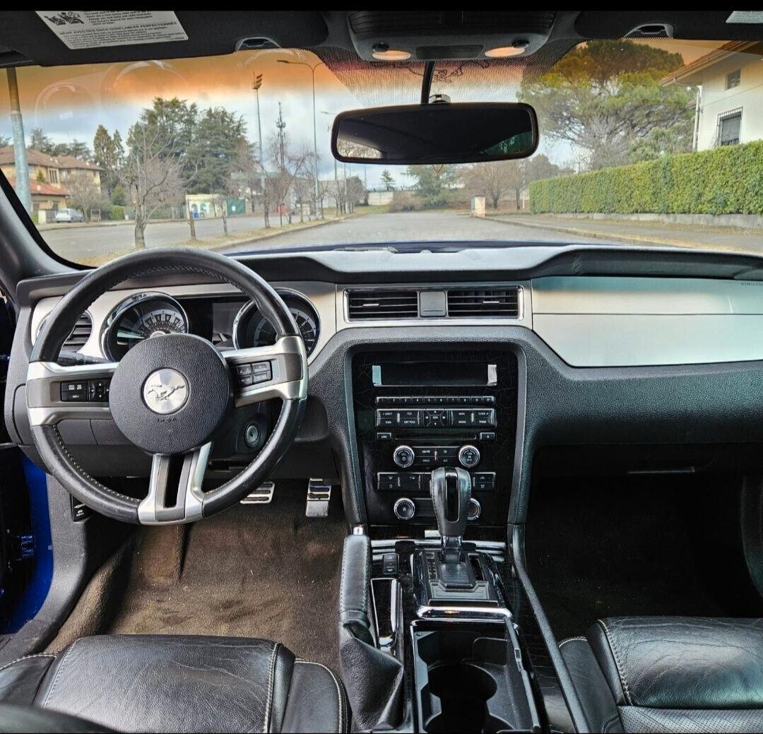 Ford mustang v6