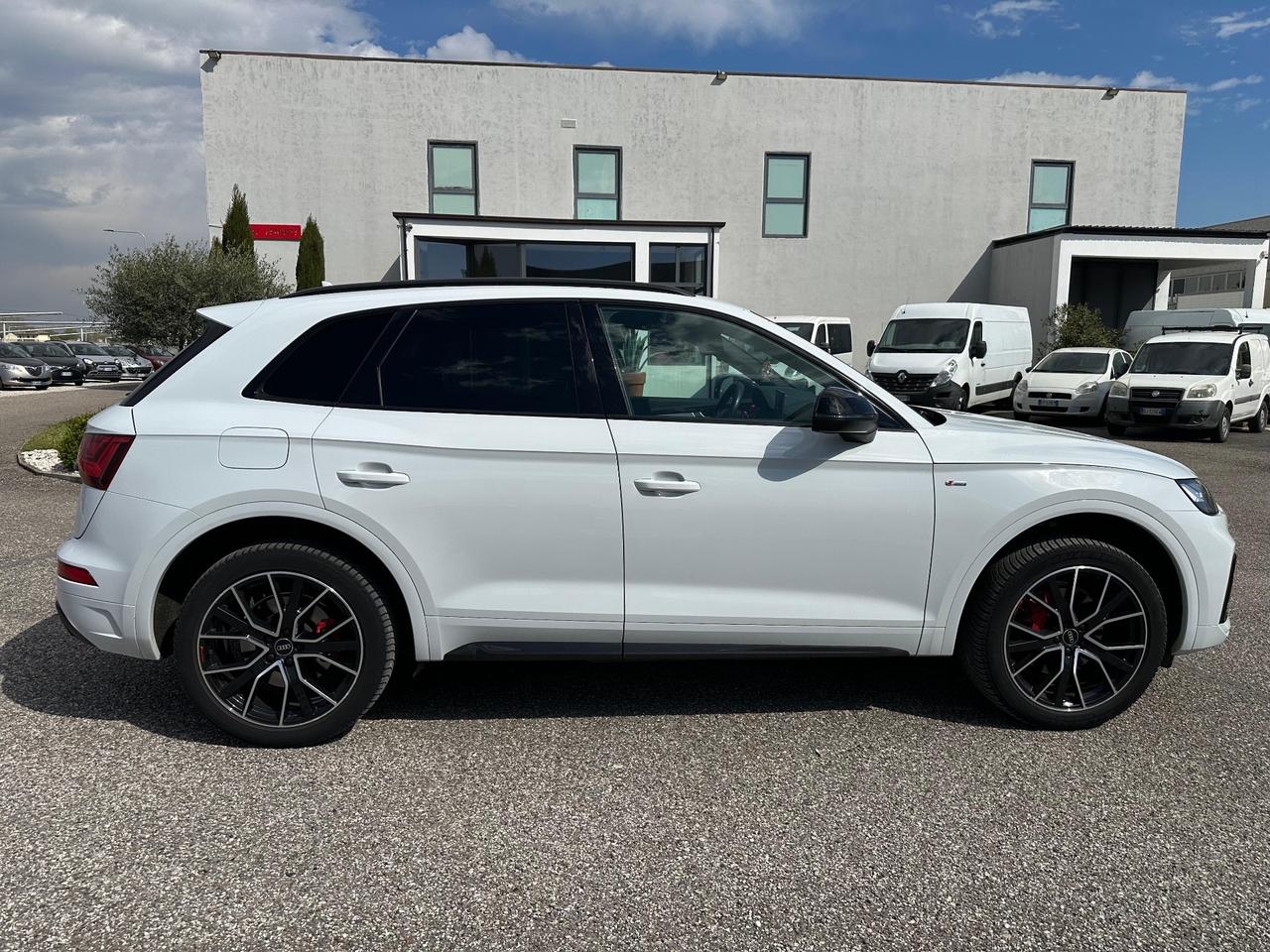 Audi Q5 30 TDI S tronic line plus