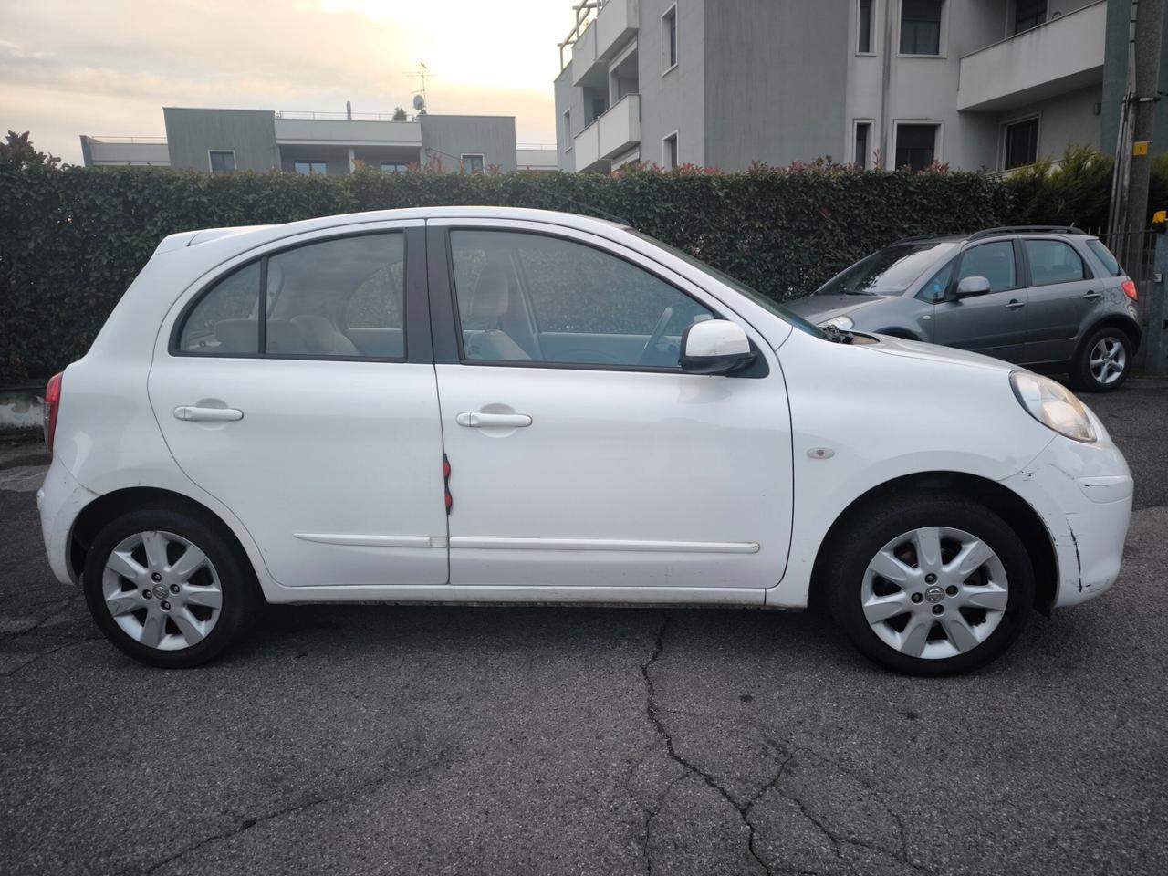 NISSAN MICRA 1,2 BENZ- CAMBIO AUTOMATICO-KM 78000-