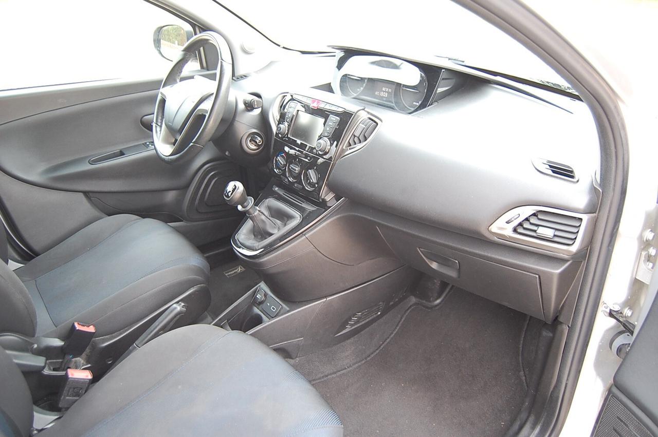 Lancia Ypsilon 1.2 69 CV 5 porte S&S Gold