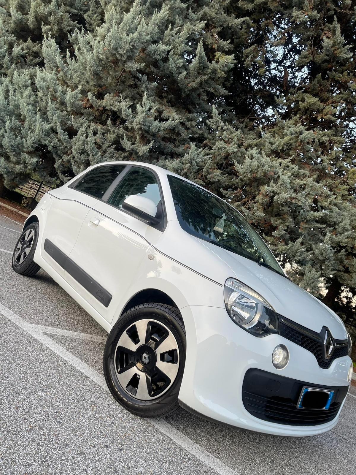 NEOPATENTATI Renault Twingo SCe Lovely