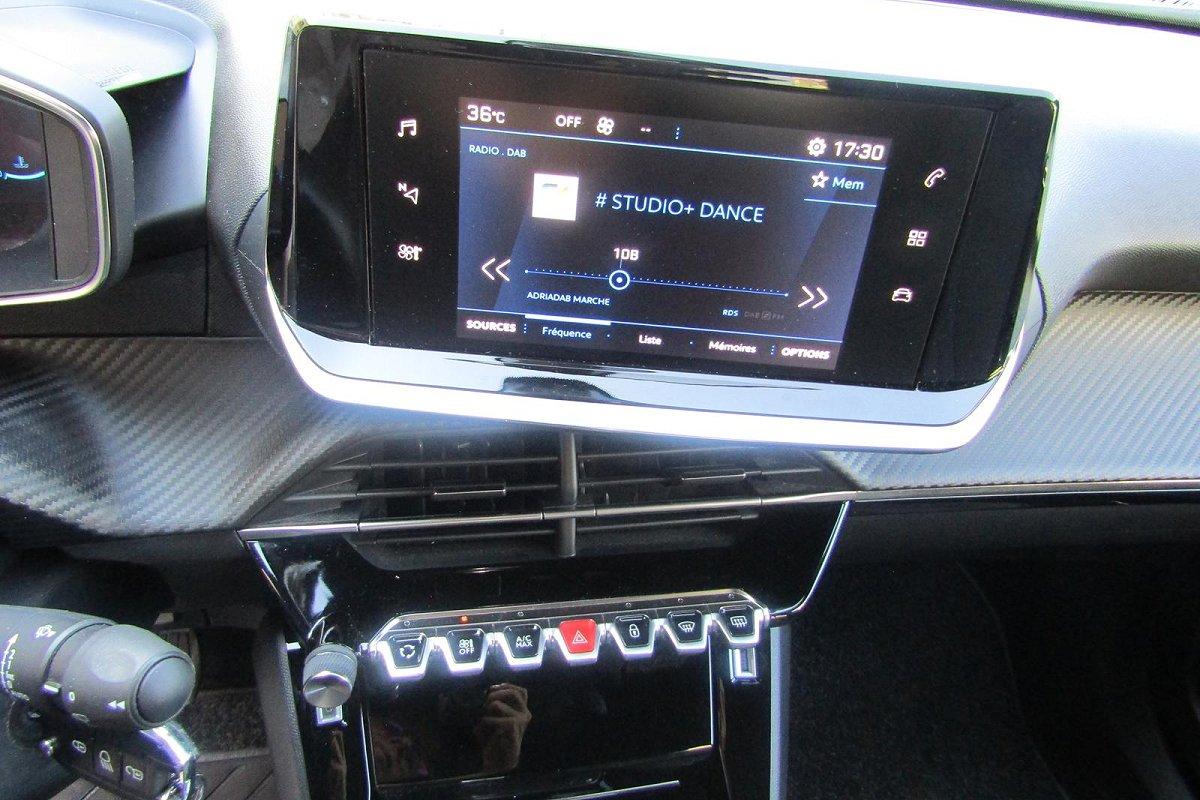 PEUGEOT 2008 PureTech 100 S&S Allure