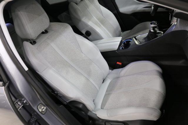 PEUGEOT 3008 BlueHDi 130 S&S Allure "PARI AL NUOVO"