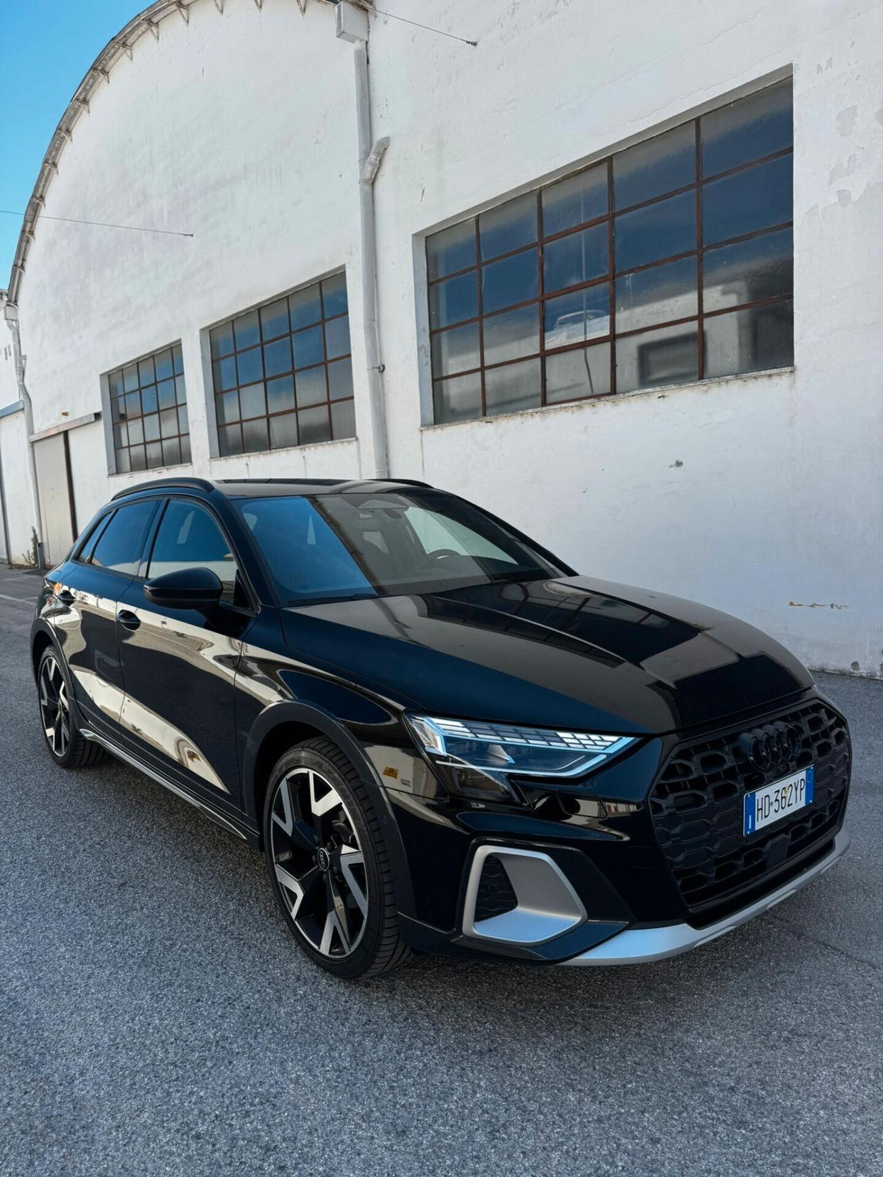 Audi A3 allstreet TDI 110 kW S tronic Identity Contrast