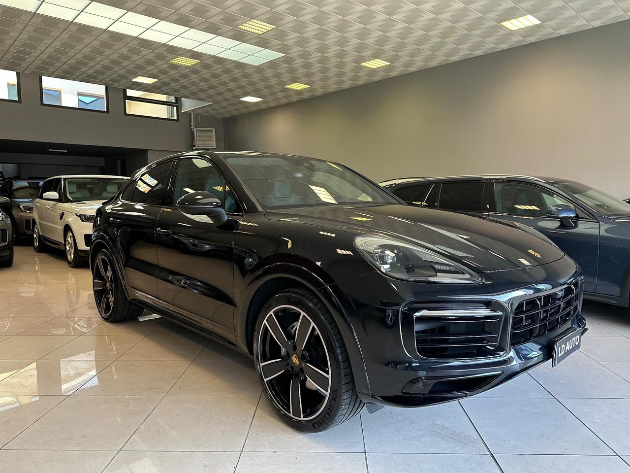 Porsche Cayenne Coupé 3.0 V6 E-Hybrid 462cv