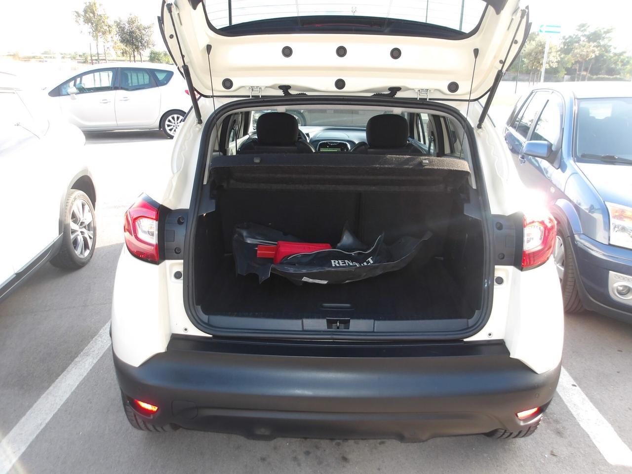 RENAULT CAPTUR 1.5 DCI- AUTO-RETROC-GARANZIA FULL