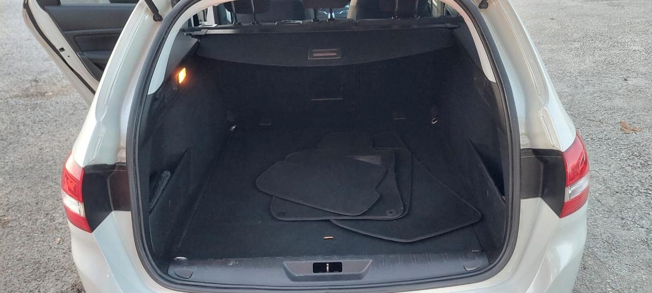 Peugeot 308 BlueHDi 130 S&S SW Allure