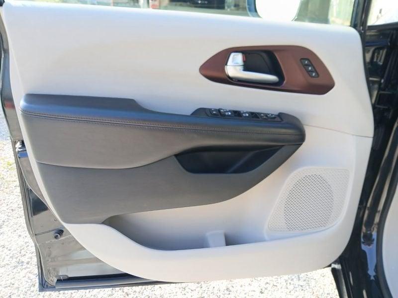 Chrysler Pacifica 3.6L V6 Limited 7 posti