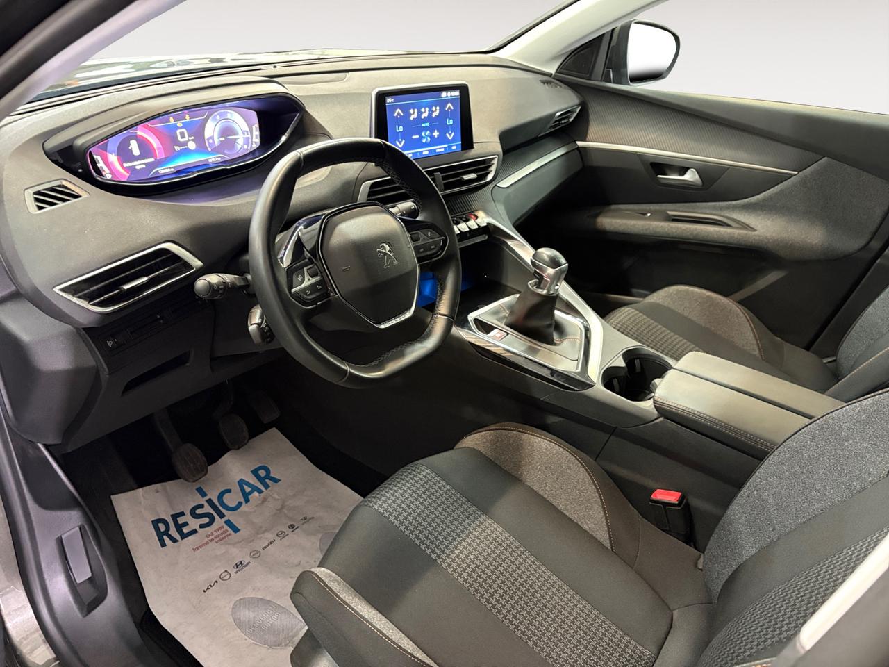 PEUGEOT 3008 1.5 bluehdi Active s&s 130cv