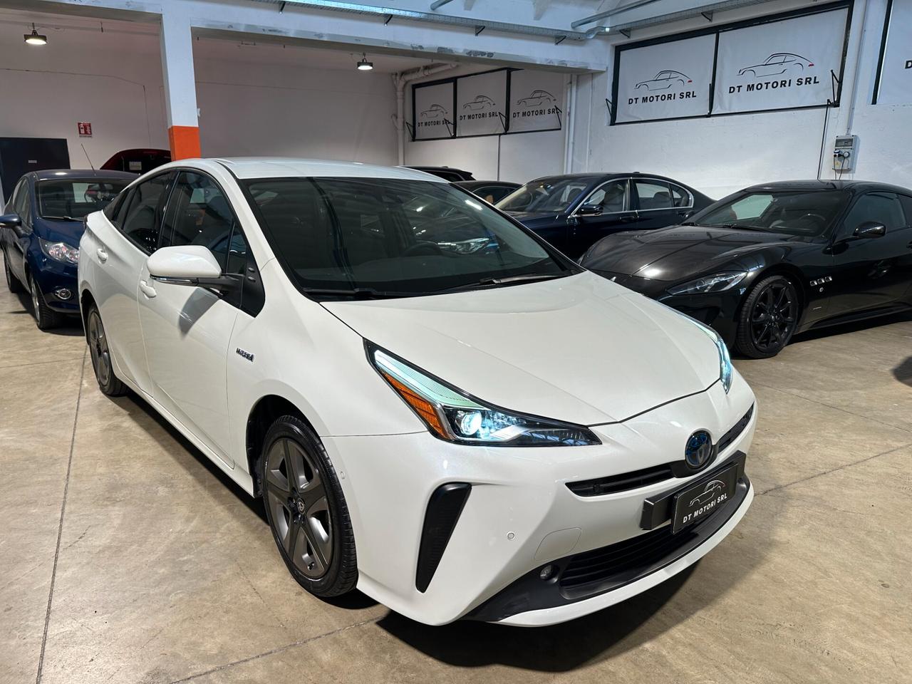 Toyota Prius 1.8 AWD Lounge