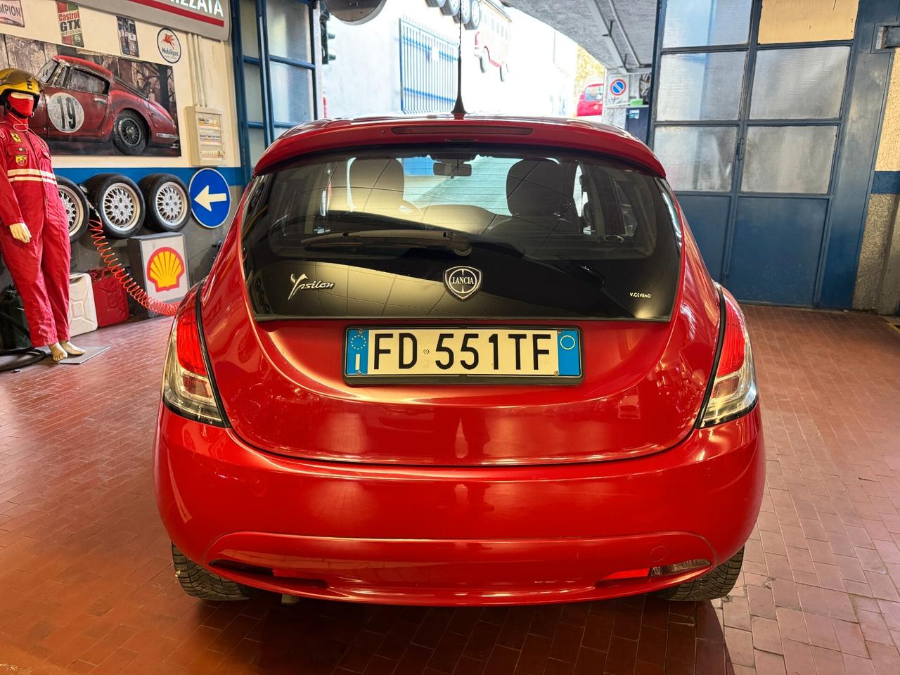 Lancia Ypsilon 1.2 69 CV 5 porte Silver