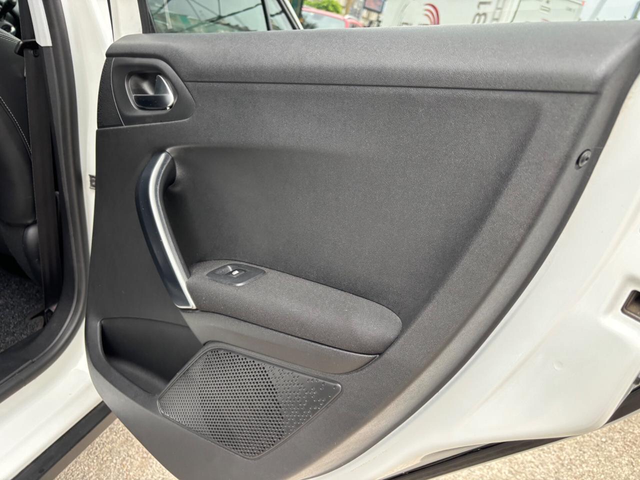 Peugeot 2008 1.6 hdi 92 CV Allure OK NEOPATENTATI