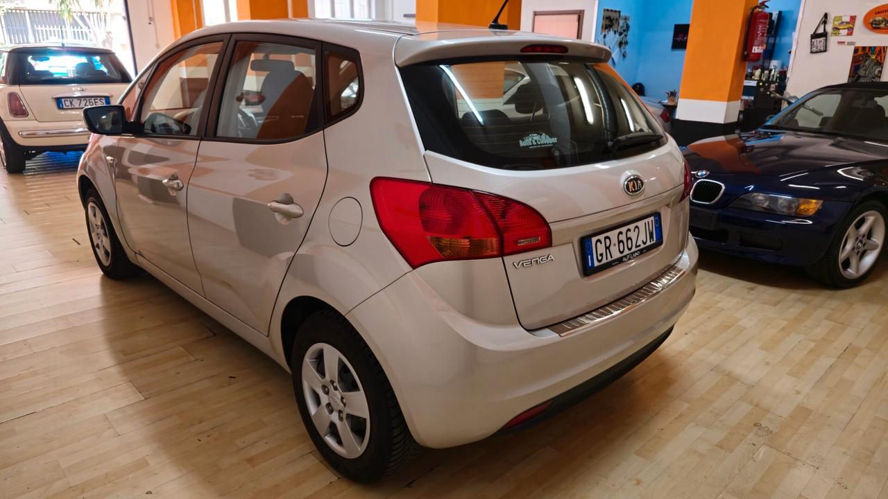 KIA VENGA 1.4 BENZINA EURO 5 NEOPATENTATI