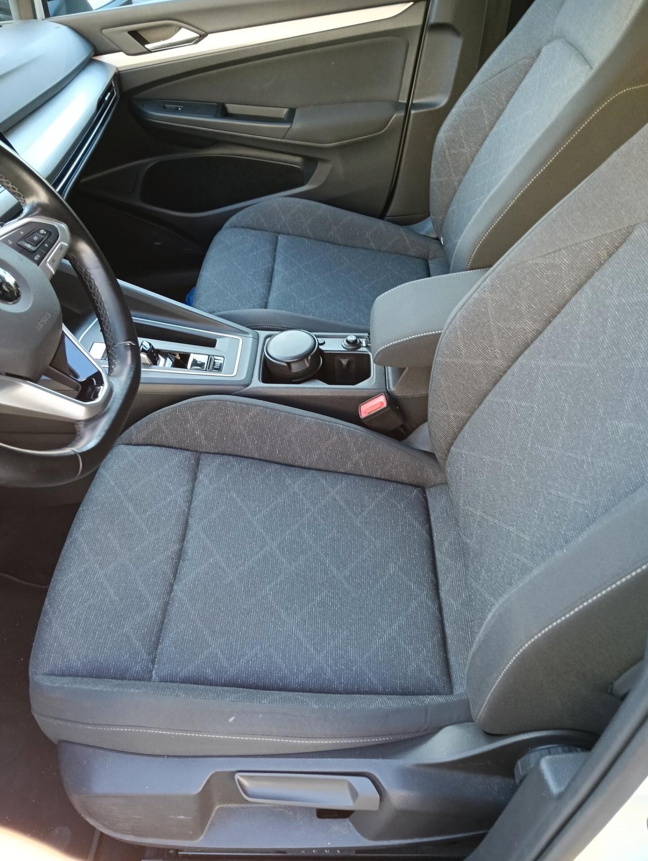 Volkswagen Golf 1.5 eTSI 150 CV EVO ACT DSG R-Line