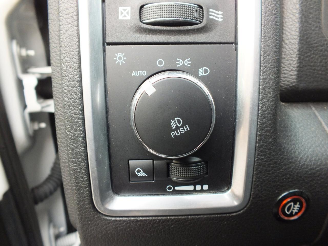 DODGE RAM 1500 V8 401 CV B/GPL 4X4 AUTOCARRO 6 POSTI