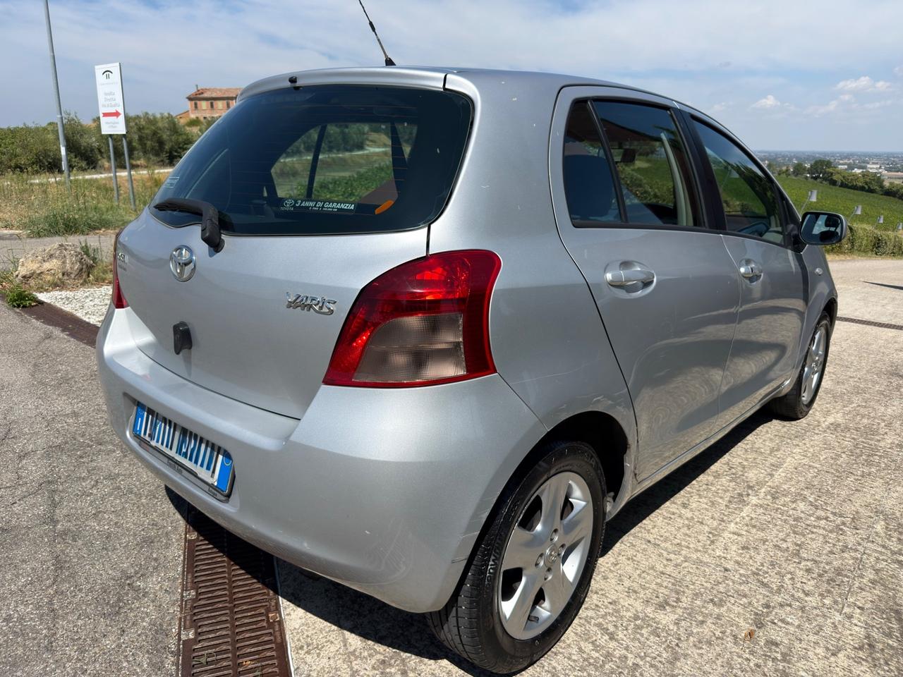 Toyota Yaris 1.3 5 porte Sol PERFETTA