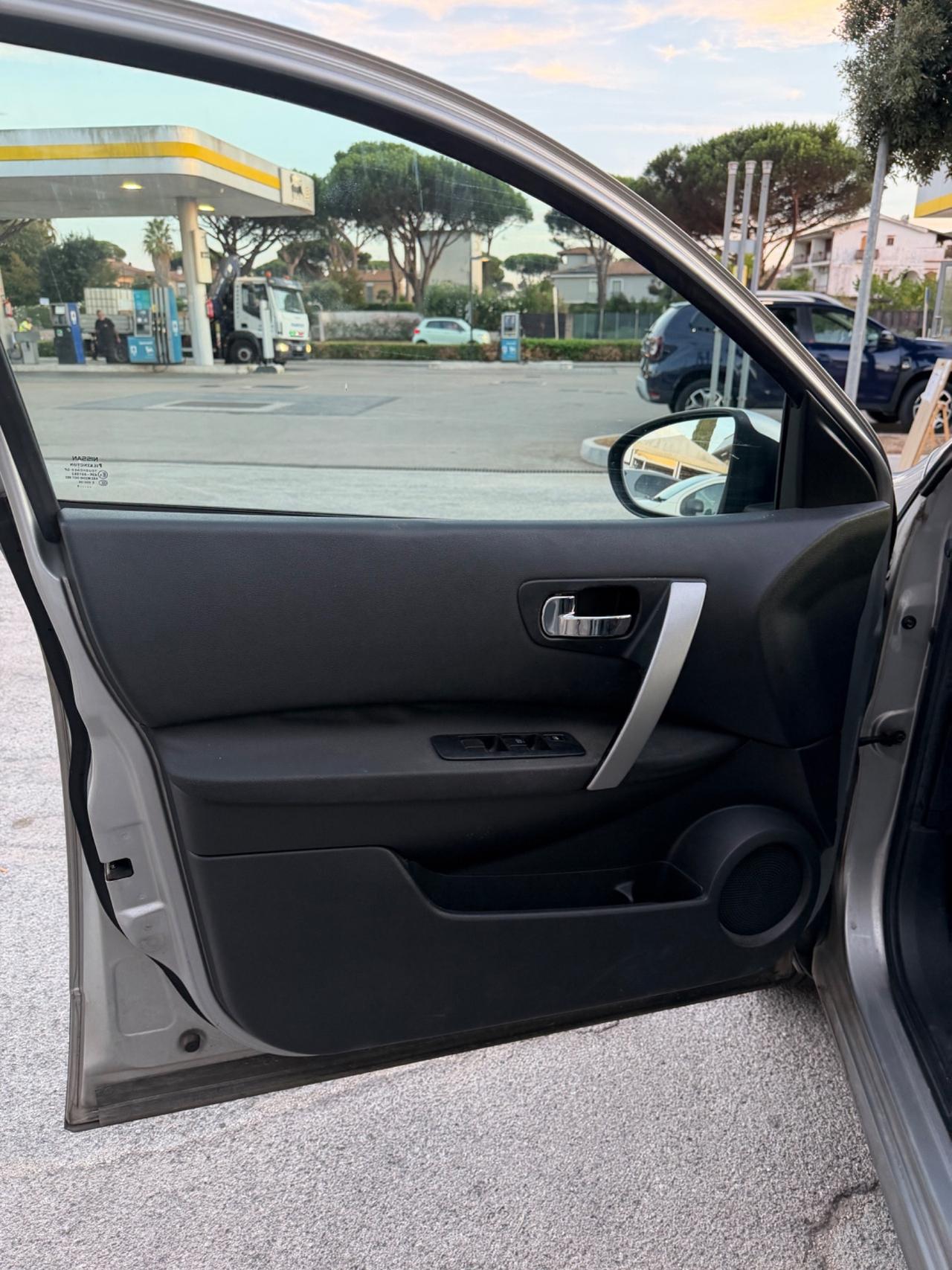 Nissan Qashqai 1.5 dCi Tekna NEOPATENTATI PRONTA CONSEGNA