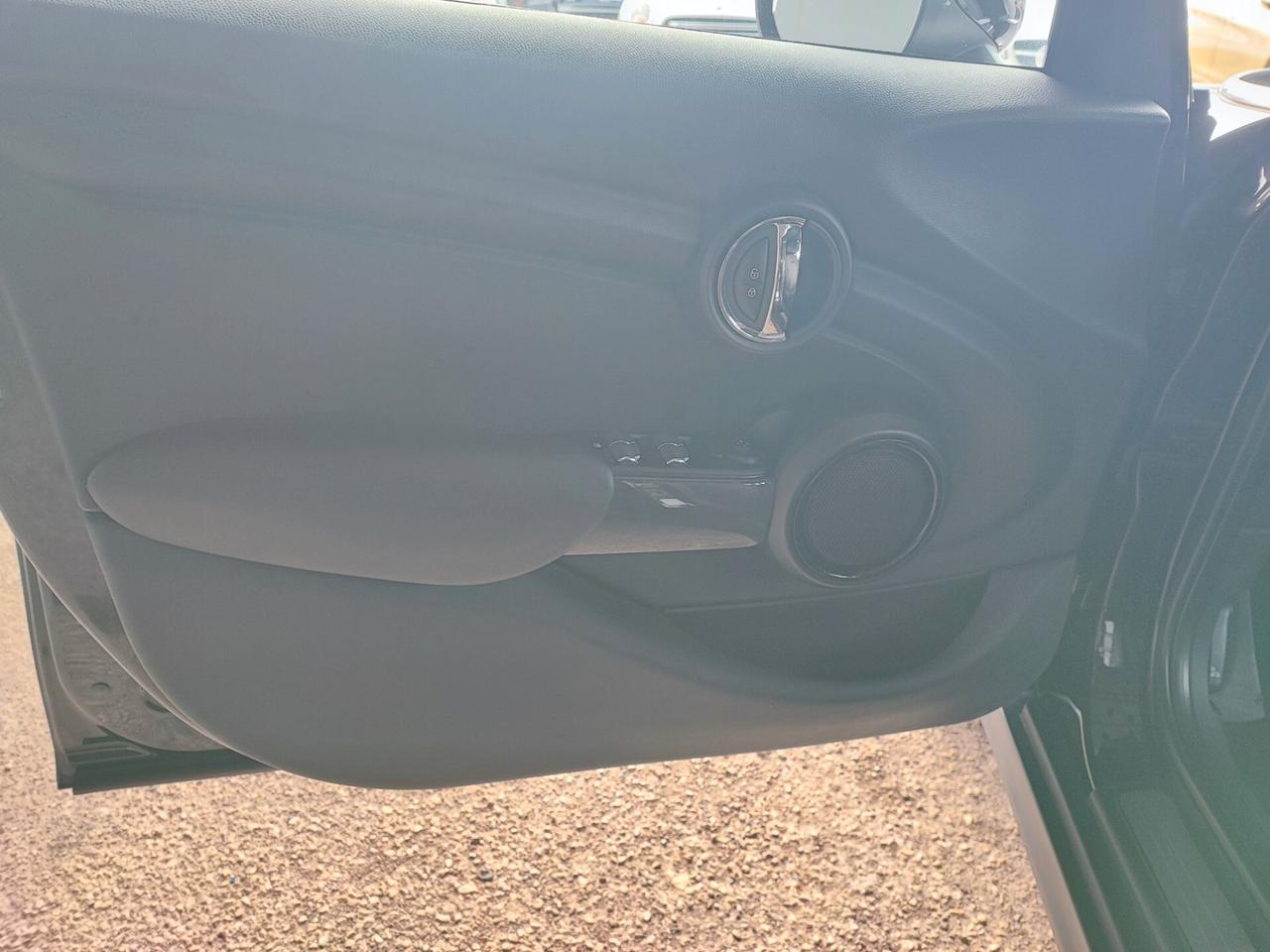 Mini 1.5 Cooper D Business XL 5 porte