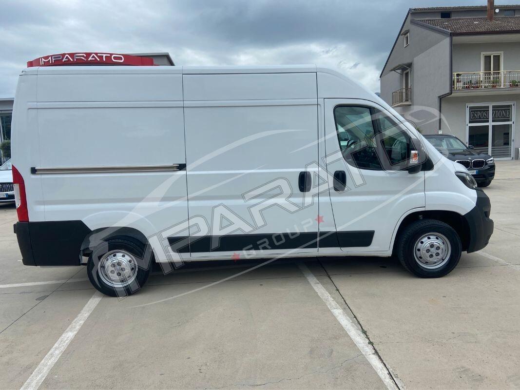 Peugeot Boxer 333 L2H2 2.2 BLUEHDI 140CV SES