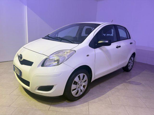 TOYOTA Yaris 1.0 5 porte Now
