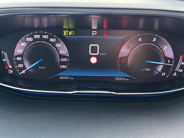 PEUGEOT 3008 1.5 ALLURE *OTTIME CONDIZIONI*