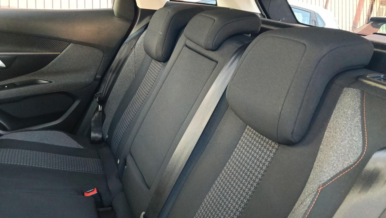 PEUGEOT 3008 1.2 BENZ-NAVI-PREZZO PROMO!