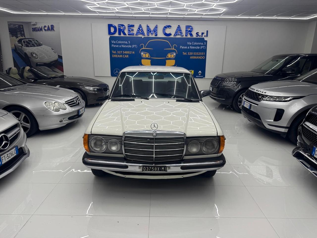 Mercedes-Benz 200 -Benzina